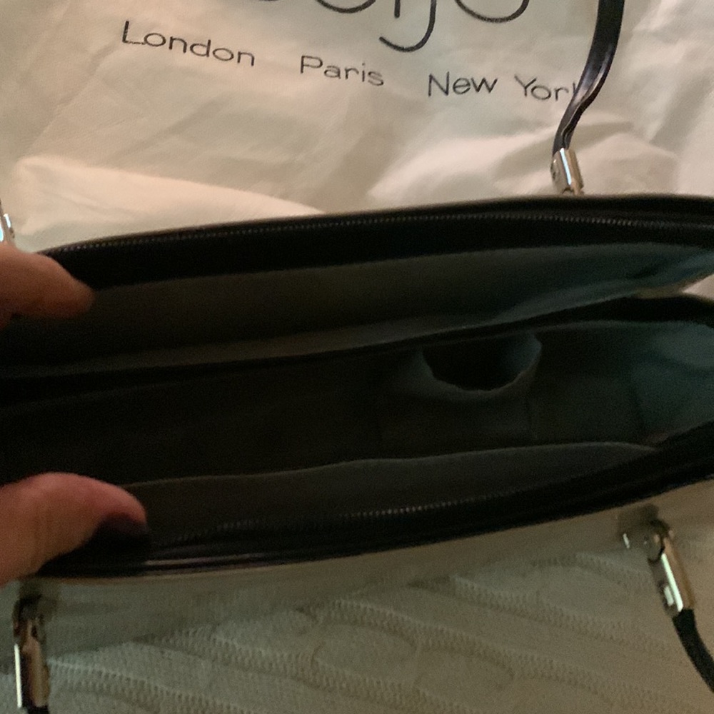Purse - Picture 2 of 4